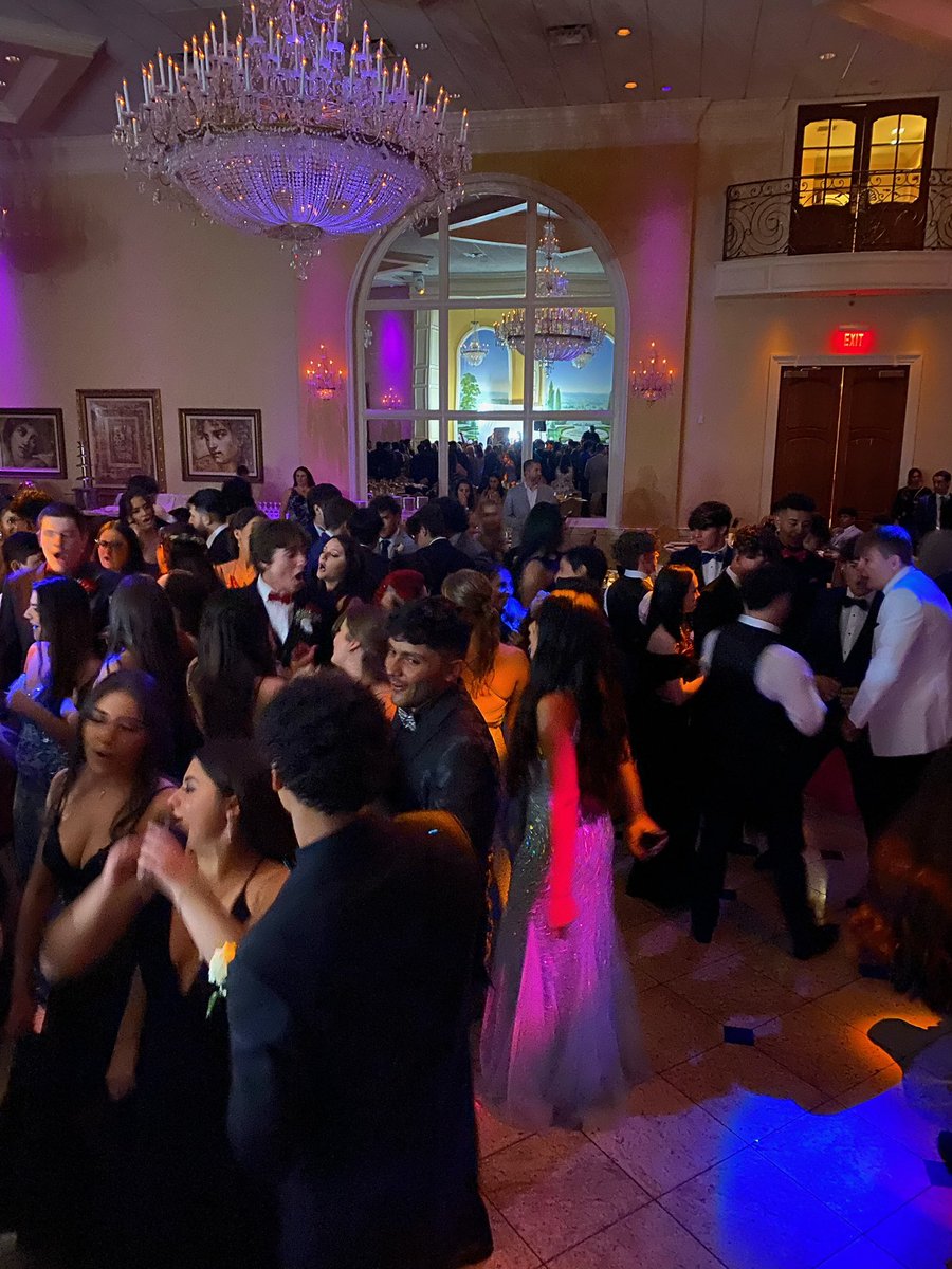 NA_VMS_NAHS's tweet photo. NAHS Prom 2022 is happening now! Congrats Class of ‘22! Enjoy! 💃🏻🕺🏻 #NAVikings https://t.co/IQ4VvBdA3s