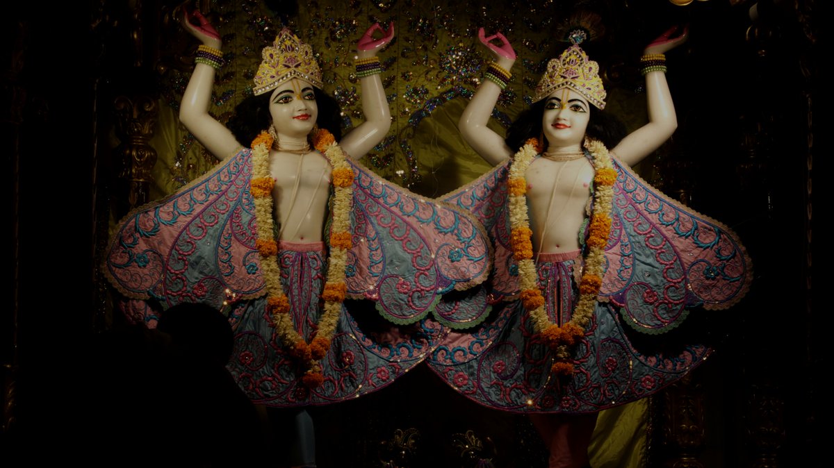 ISKCONHyderabad's tweet photo. ISKCON Hyderabad
17h
Mangal Arati Darshan 
𝐌𝐀𝐘:Friday 𝟎3, 𝟐𝟎𝟐𝟐
#hyderabad #rathyatra #jagannathrathyatra #hyderabadrathyatra #iskcon 
#festivalofindia #sanatanadharma #festivalsofiskcon #spiritualritual #congregationalfestival https://t.co/JcwEqTQmz7
