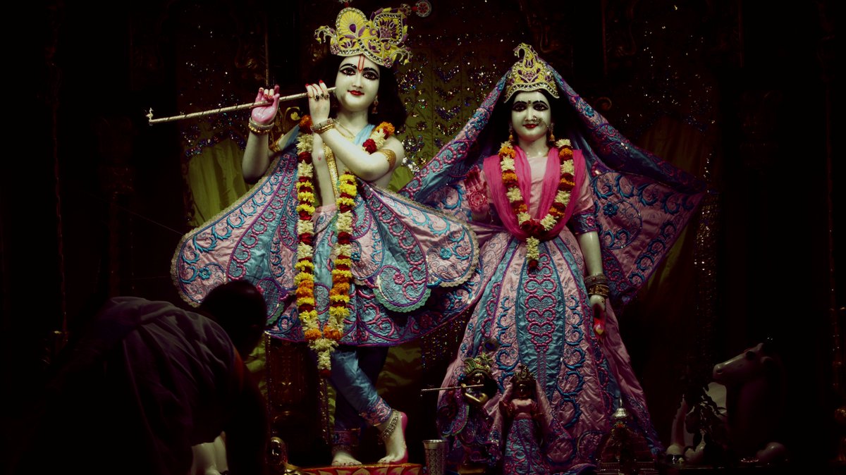 ISKCONHyderabad's tweet photo. ISKCON Hyderabad
17h
Mangal Arati Darshan 
𝐌𝐀𝐘:Friday 𝟎3, 𝟐𝟎𝟐𝟐
#hyderabad #rathyatra #jagannathrathyatra #hyderabadrathyatra #iskcon 
#festivalofindia #sanatanadharma #festivalsofiskcon #spiritualritual #congregationalfestival https://t.co/JcwEqTQmz7