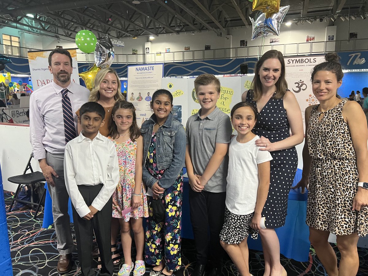 WilliamsMusic22's tweet photo. So proud of these ⁦@LynnCrestTigers⁩ who presented our “Paws for a Cause”  project at the DEI Shoecase tonight! 💚💛 #wtsd_dei #22tigers ⁦@MsGelmine⁩ https://t.co/v4srXBwzl9