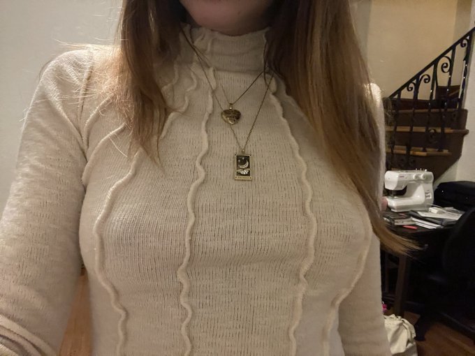 sweater tits❤️ https://t.co/5TI3ouid9L<a href="/tag/newprofilepic"class="tags"><span>#newprofilepic</span></a>