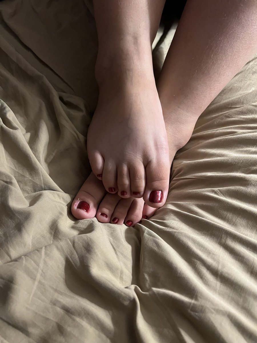 fynnfetish's tweet photo. Come check out more photos and videos like this one on my unfiltrd page! Click the link! #feet #foot #footfetish #feetfetish #feetworship #unfiltrd https://t.co/Ji2rHcN4fH