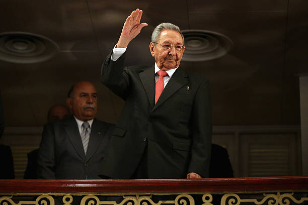 A partir de 2006, Fidel delegó todos sus poderes en su hermano Raúl, quien ha implementado reformas a la Revolución con el objetivo de actualizar el proyecto socialista a la época actual y mantenerlo vivo.
#RaulEsRaul
<a href="/ApuCubacoopera/">Cubacoopera_apu</a>
<a href="/CaliloGarcia/">CDI Calilo García García</a>
<a href="/cubacooperaven/">Misión Médica Cubana en Venezuela</a>
#CubaCoopera