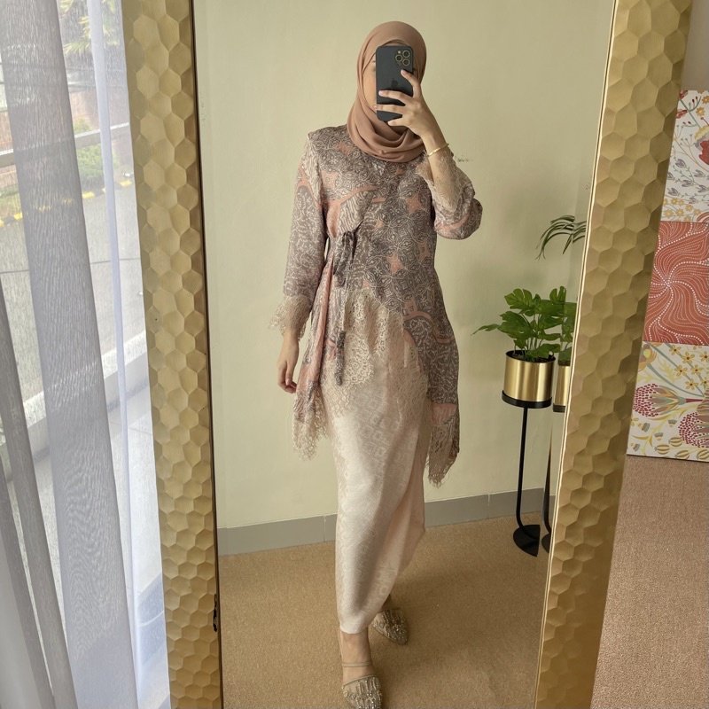 dxynaaajeffry's tweet photo. Viscose Batik Thread! All of them are from Indonesia, seriously so beautiful 😭❤️ I'm in love! 

First, the bestselling ones✨
On Her. 

🛒 : https://t.co/slnxN6EMAO https://t.co/gkqC3mFnGL