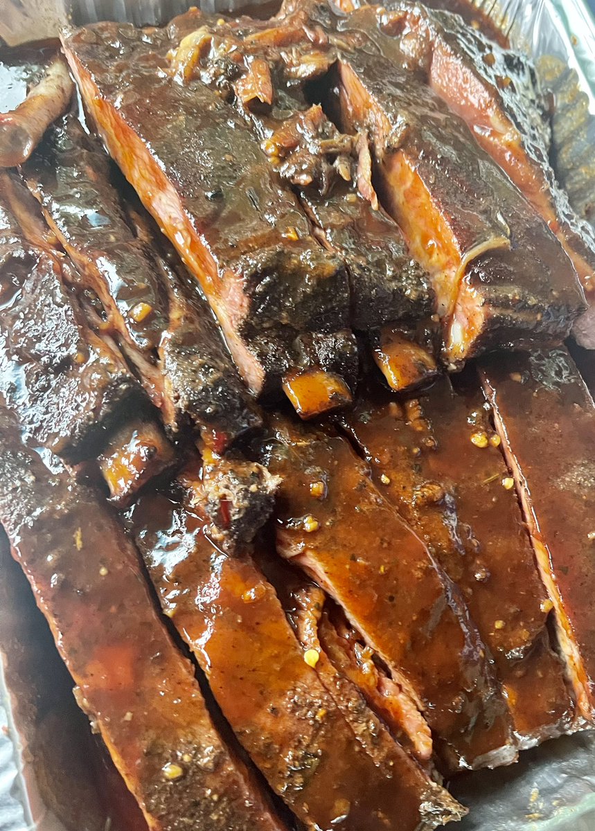 qttamari's tweet photo. Rack of ribs with greens and mashed potatoes for din din.  Hope it’s good!  Tweety is already going to town while I’m driving lol
#DinnerTime 🍽 #GoodEats 🍽 #Bbq https://t.co/dBzjVBHVg2