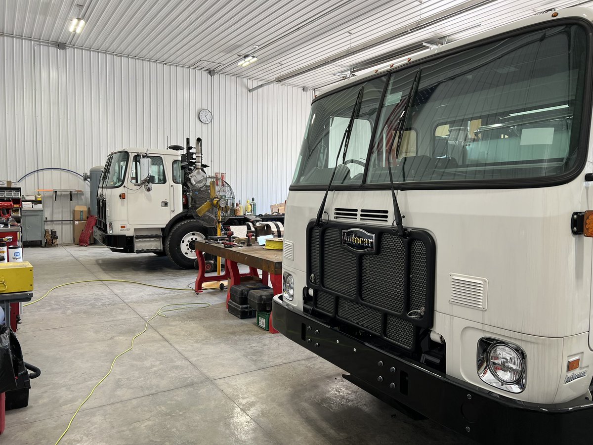 BraunCompanies's tweet photo. It was an ACX kinda day… Two in for #Telma installs and two more delivered for #Hendrickson lift axle installs. Thanks  #CityofNorthport  Thanks #BestEquipment   #Autocar #AlwaysUp #FrictionlessBraking  #ACX #ComposiliteEXS #BraunCompanies #HagerstownIndiana https://t.co/VrwVcrNzpX
