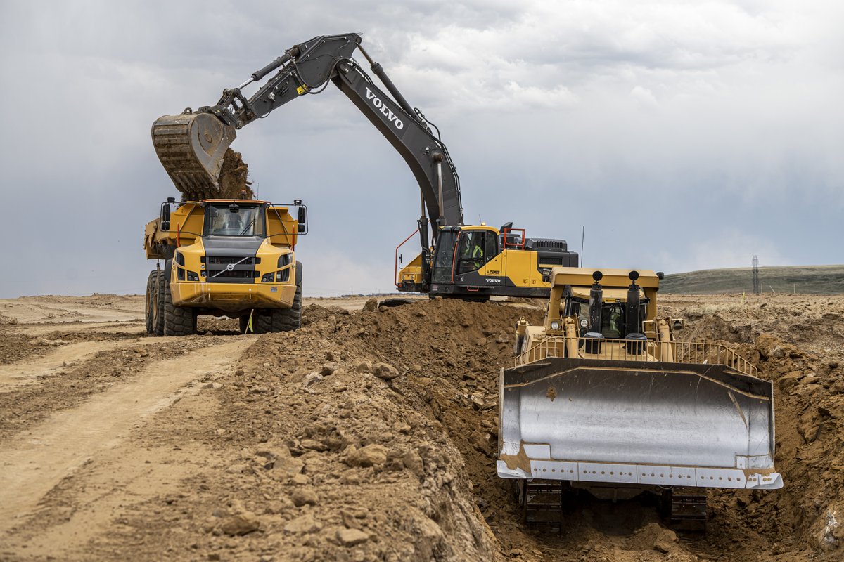IHCScott's tweet photo. .
.
#IHCScott #PerformanceAsPromised #ColoradoConstruction #CivilEngineering #ClydeCompanies #Concrete #Asphalt #WyomingConstruction #ConcretePaving #Utilities #Drainage #Earthwork #DirtWorld https://t.co/A3mNe0wWrK