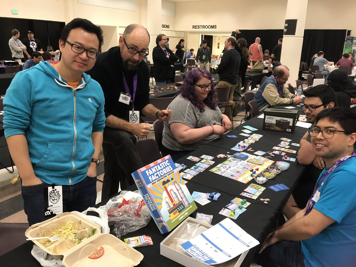 SingleCombatCG's tweet photo. @playtestNW @VBFGames @rf_seattle @ETXWA #ETX 2017 @fanfactories #singlecombat https://t.co/OAPVpt8K6Y