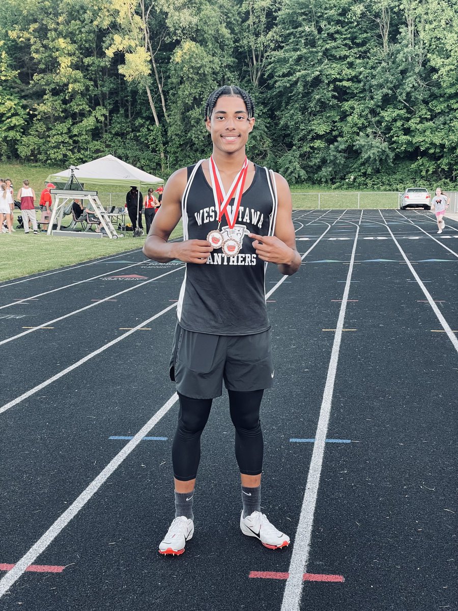 CJ_Traylor's tweet photo. Mega Star track meet was a fun way to end Middle School Sports. Track taught me so much I didn’t know about myself and I can’t wait til next Spring to get back out there. #offsznloading https://t.co/x4te9fSJu3