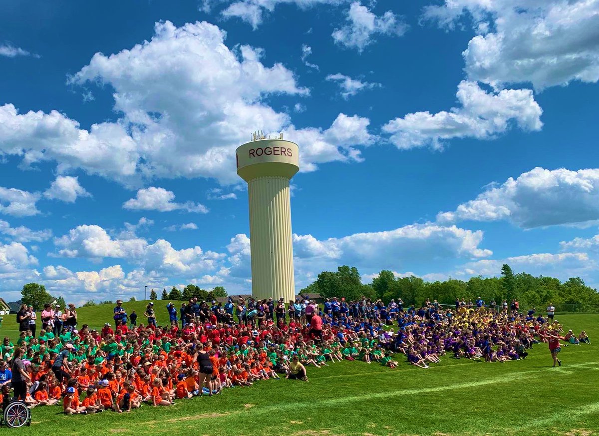 Healthy Husky <a href="/HassanElem/">Hassan Elementary</a> is a day like no other! Thank you <a href="/BrummerTheresa/">TBrum</a> , <a href="/advocate4physed/">Matt Johnson</a> , teachers, and volunteers for making it a success! <a href="/ISD728/">ISD 728</a>