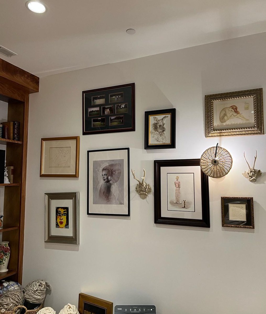 KatieHeigl's tweet photo. One of my favorite digital artists https://t.co/d9hL6TOxK9 on Instagram did my portrait and I am so deeply honored and grateful! It’s just beautiful and now hangs among all my treasured photos and paintings in my home. Thank you so much! I just LOVE it!! https://t.co/0XcpspJom0