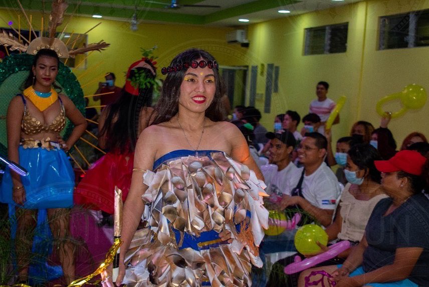 cuununan's tweet photo. Pasarela de trajes elaborados con materiales reciclables.
Recicla Fashions 2022.
#CUUN1914 https://t.co/hpWgxQB8Wv