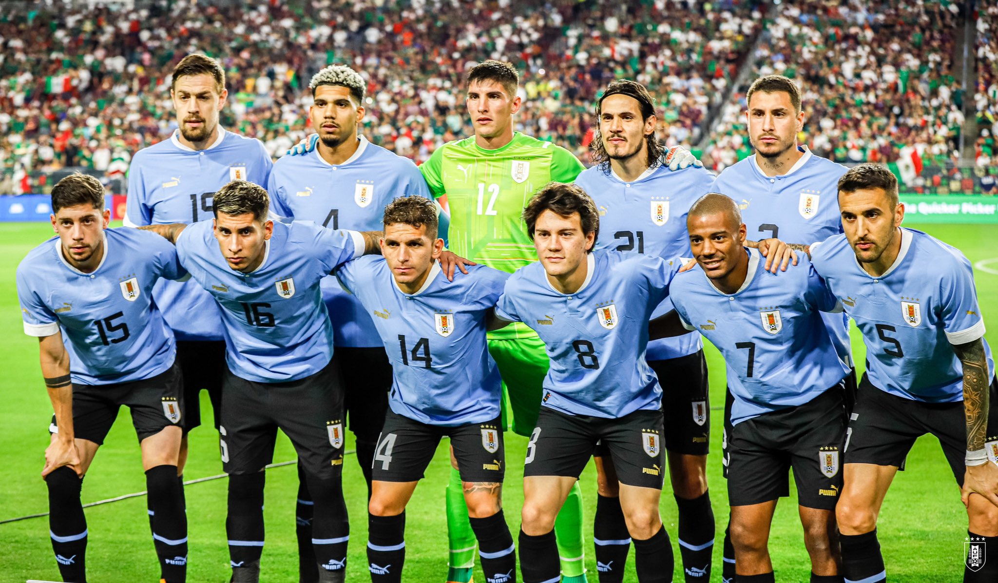 Selección Uruguaya on X: 📸 𝗟𝗮 𝗳𝗼𝘁𝗼 Los once que hoy representan  tres millones. #ElEquipoQueNosUne  / X