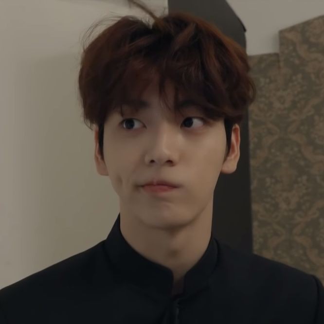 tyunvz's tweet photo. csb
- gay
- misses soobin after posting a selca just a second ago
- pls do something productive 
- u should delete every duplicate of his selca saved in ur phone
- might have social anxiety but vv loud
- crackheads
- thinks abt soobin's smile when sad
- "oh shit here we go again" https://t.co/9wkIN4UeIS