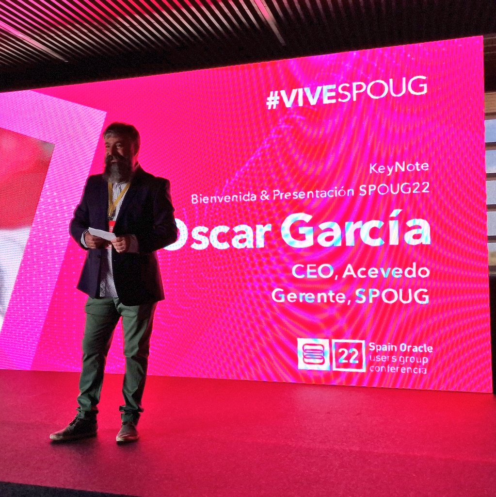rodriguezhernan's tweet photo. La conferencia del conocimiento, Oscar García CEO de @SPOUG_es da la bienvenida a la conferencia con mas de 70 sesiones y speakers de más de 15 paises.
#VIVESPOUG https://t.co/h6qEidE9uA
