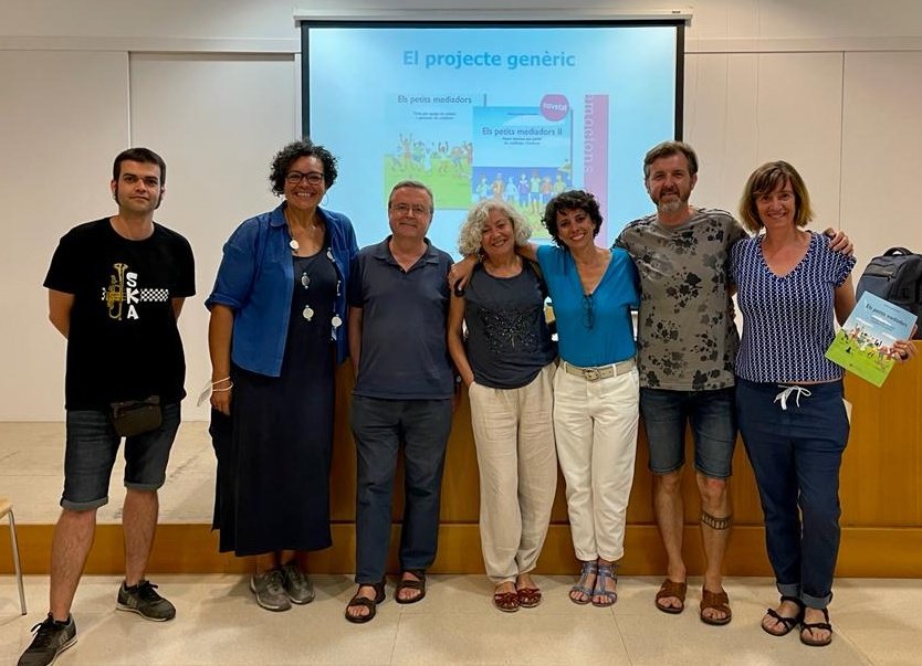 madayrivero's tweet photo. Ahir, els #petitsmediadors i @marionagarriga1 es van fer gegants davant dels nostres ulls! #mediacio #projecteeducatiu #resoluciodeconflictes #prevencio #provencio #LH #escoles #families #nens https://t.co/fRAhbSbUop
