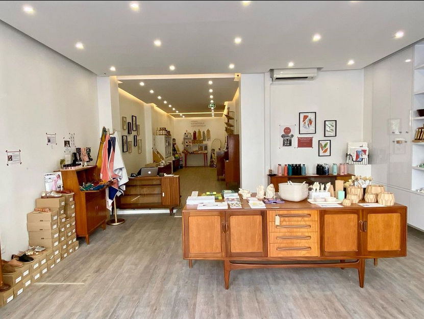 pariscommerces's tweet photo. 🎉 SUCCESS STORY 🎉
Après son passage dans le #Testeurdecommerce, Myriam Bialobroda vient d'ouvrir "Les éthiquetes", son concept-store écoresponsable.
Retrouvez dans cette jolie boutique, tous les produits du quotidien éthiques et écologiques.
📍 220 rue du fbg St-Martin #Paris10 https://t.co/RcdBNYwAiF