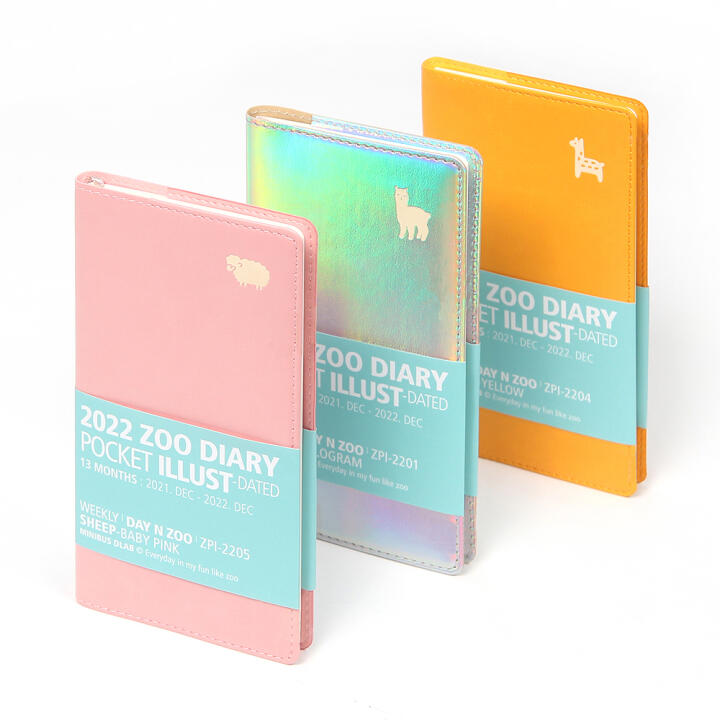 daebakbox's tweet photo. Living in Korea is getting to get the prettiest stationary you can imagine, among the four of them, which one is your favorite?
#Daebak #DaebakItems

1: The Kakao document pouch
2: The Cute bear tippex 
3: The Kakao Pens 
4: The cute alpaca notebook https://t.co/fjSb2t9DT1