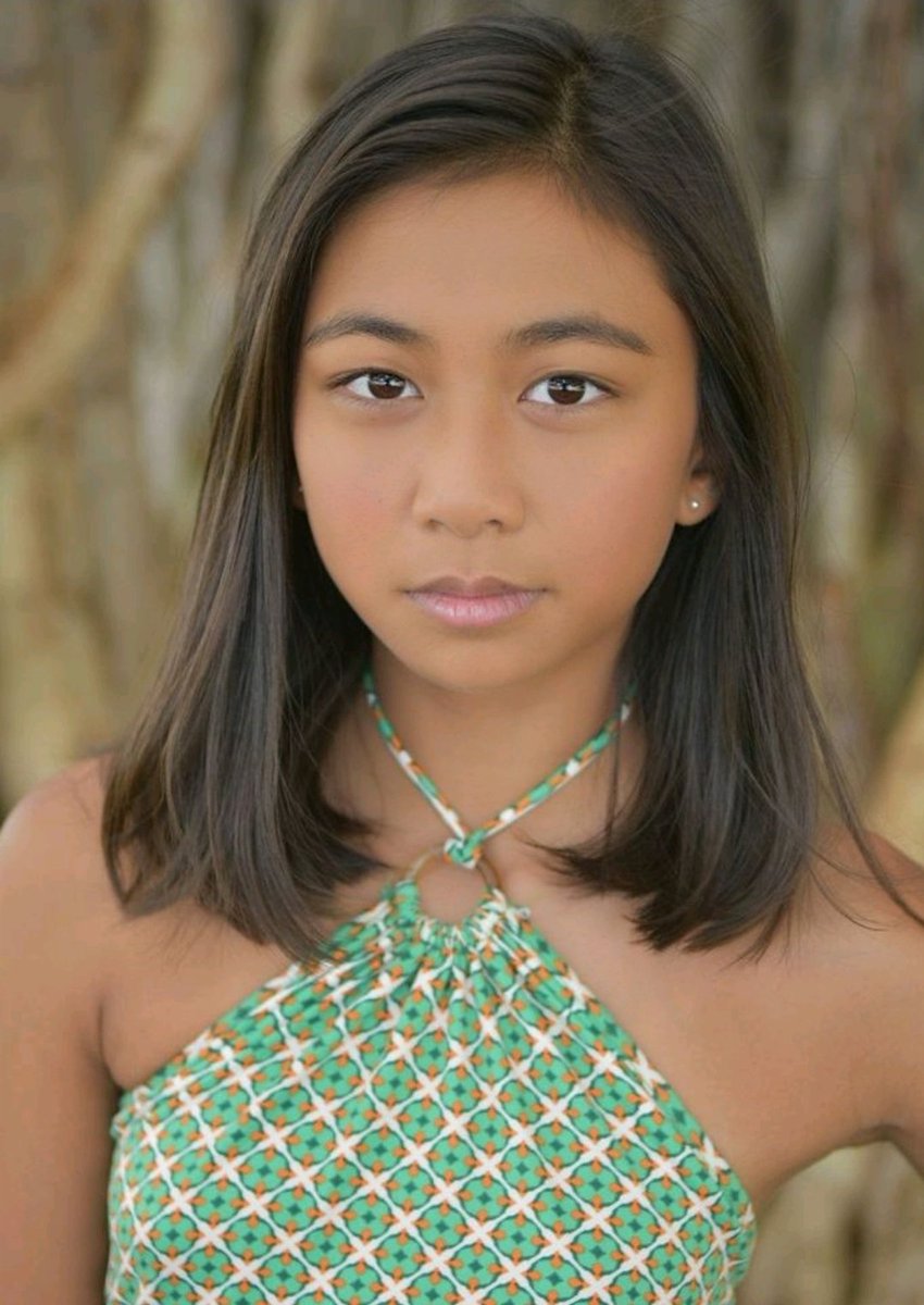 joy_tuck1's tweet photo. Hawaii headshot 🐬🌴🌺🐚🌊 #LoveYourSkin 
#alohajoy https://t.co/TbyIEaqmv9