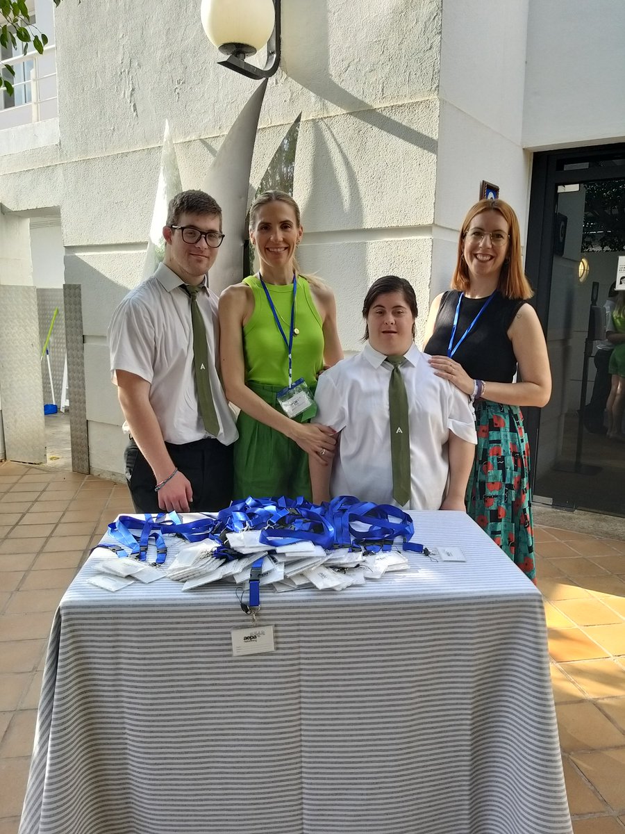 CarmenyRocio's tweet photo. AEPA ha querido contar con IntegrAzafatas para la jornada de #networking profesional que empieza en Alicante y contará con @LomanaGloria entre las ponentes.
GRACIAS AEPA por dar visibilidad a la discapacidad y trabajar por la inclusión
#networkingaepa22
#yosoyaepa https://t.co/NTQgAia1pL