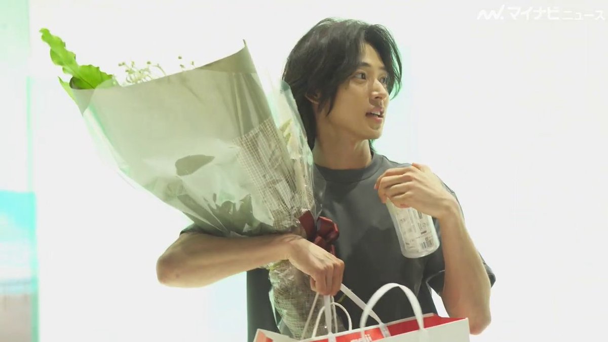 yamazakikentojp's tweet photo. Yamazaki Kento "SAVAS" CM
+ Making + Interview

Watch here ↓↓↓
https://t.co/lAiwhFr61E

#山﨑賢人 #ザバス #ザバスチャンス #YamazakiKento #KentoYamazaki #SAVAS https://t.co/6w24jo5VhR