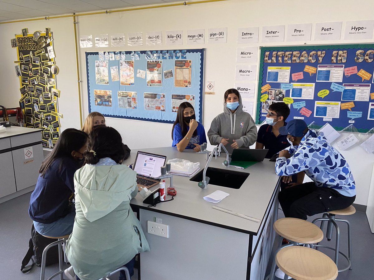 DBSJP_Science's tweet photo. Year 9 students debating renewable energy vs non-renewable energy resources for World Environment Day #DBSJPCan #BeginsAtDBSJP https://t.co/tkn0OdFjlg