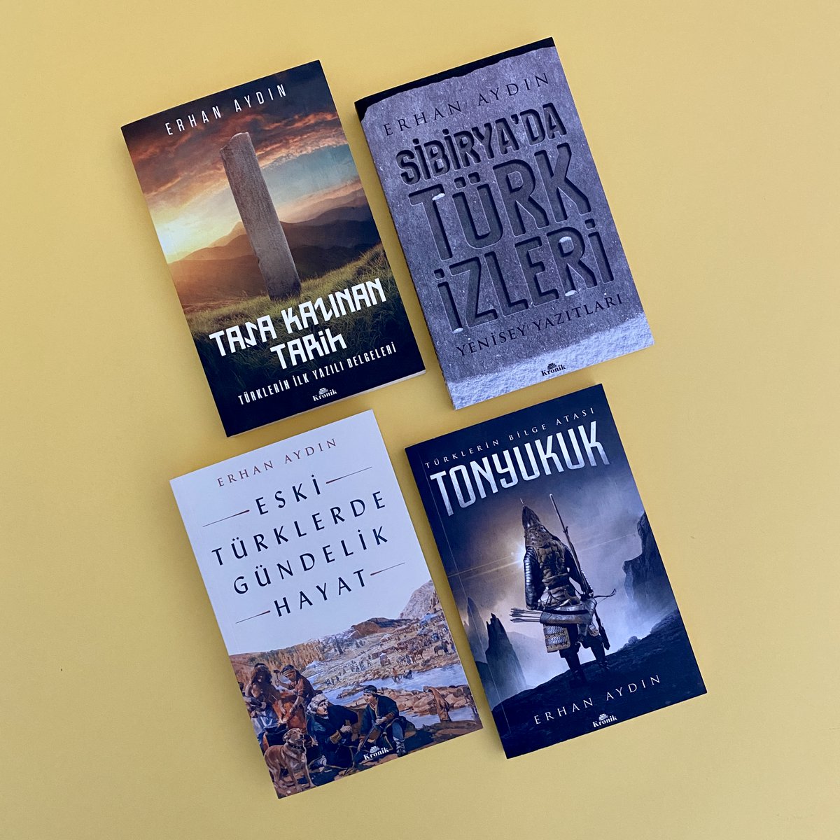 ÇEKİLİŞ! / 9 Haziran Perşembe gününe kadar bu tweeti RT edip hesabımı ve @kronikkitap'ı takip eden 3 kişiye, görseldeki kitaplarım arasından seçeceği 1 kitap hediye!
#çekiliş
#KronikKitap