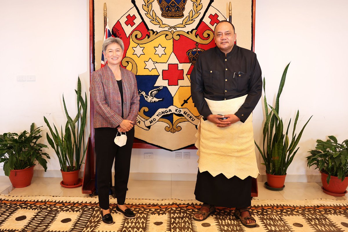 SenatorWong's tweet photo. I had positive and productive discussions with Prime Minister @Huakavameiliku and members of his cabinet, including my counterpart Foreign Minister @fekita_u - who brings such rich diplomatic experience to her role. https://t.co/sD0oX0t7Cq