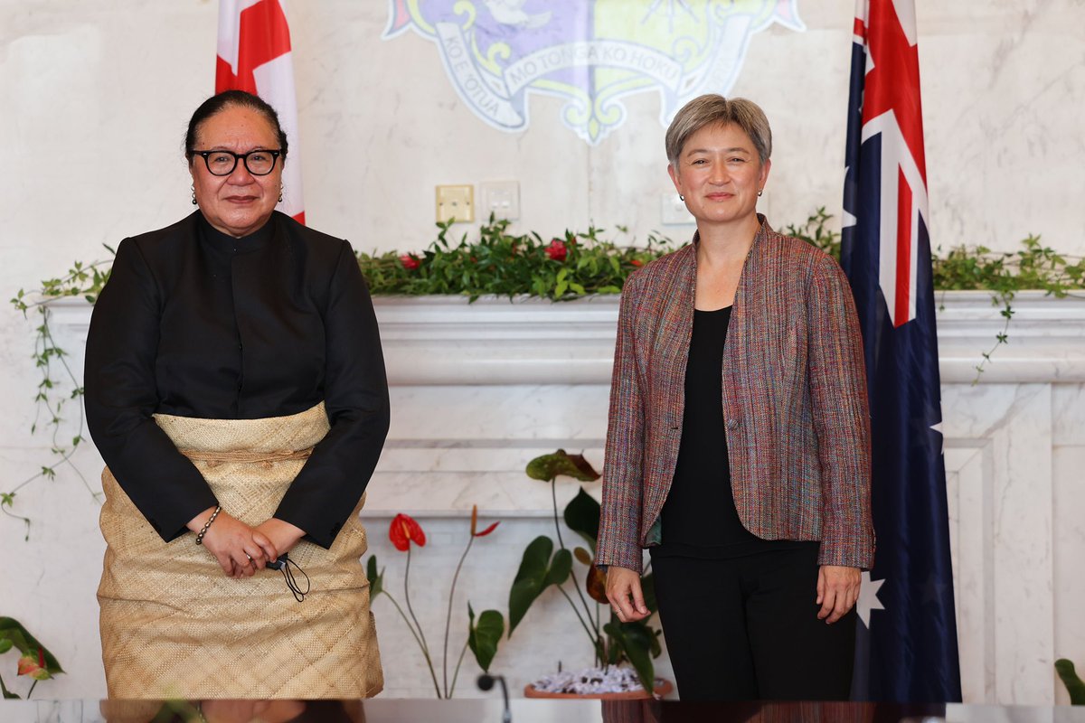 SenatorWong's tweet photo. I had positive and productive discussions with Prime Minister @Huakavameiliku and members of his cabinet, including my counterpart Foreign Minister @fekita_u - who brings such rich diplomatic experience to her role. https://t.co/sD0oX0t7Cq