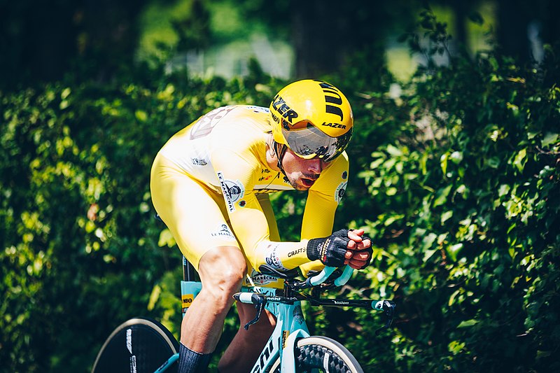 tplblog's tweet photo. The #Dauphiné starts on Sunday (5) and ends a week later (12). The route is similar but the longer time trial (32km vs 17km in 2021) will be a game changer. Roglic and Jumbo Visma are the clear favorites. #cycling #ciclismo

https://t.co/wir9hDRejQ https://t.co/qGXtZFnRqs