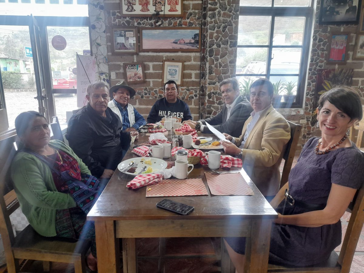 Ayer disfrutamos de un encuentro con el Embajador de España en #Guatemala, José Mª Laviña; su esposa, el Coordinador General de Cooperación <a href="/Aecid_Guatemala/">Aecid Guatemala</a>, Miguel González Gullón; el alcalde del Municipio de San Sebastián Coatán, Juan Nicolás; y equipo técnico de la misma.

🧵