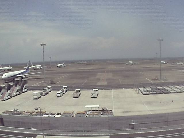 ライブカメラ検索マップ 06 03 12 10ごろの 羽田空港 のライブ映像 天気 くもり 気温 26 23 観測地 昭和島 日の出 04 26 日の入 18 51 羽田空港 ライブカメラ 東京国際空港 と雨雲レーダー 東京都大田区 T Co M9ixroqlcp T Co