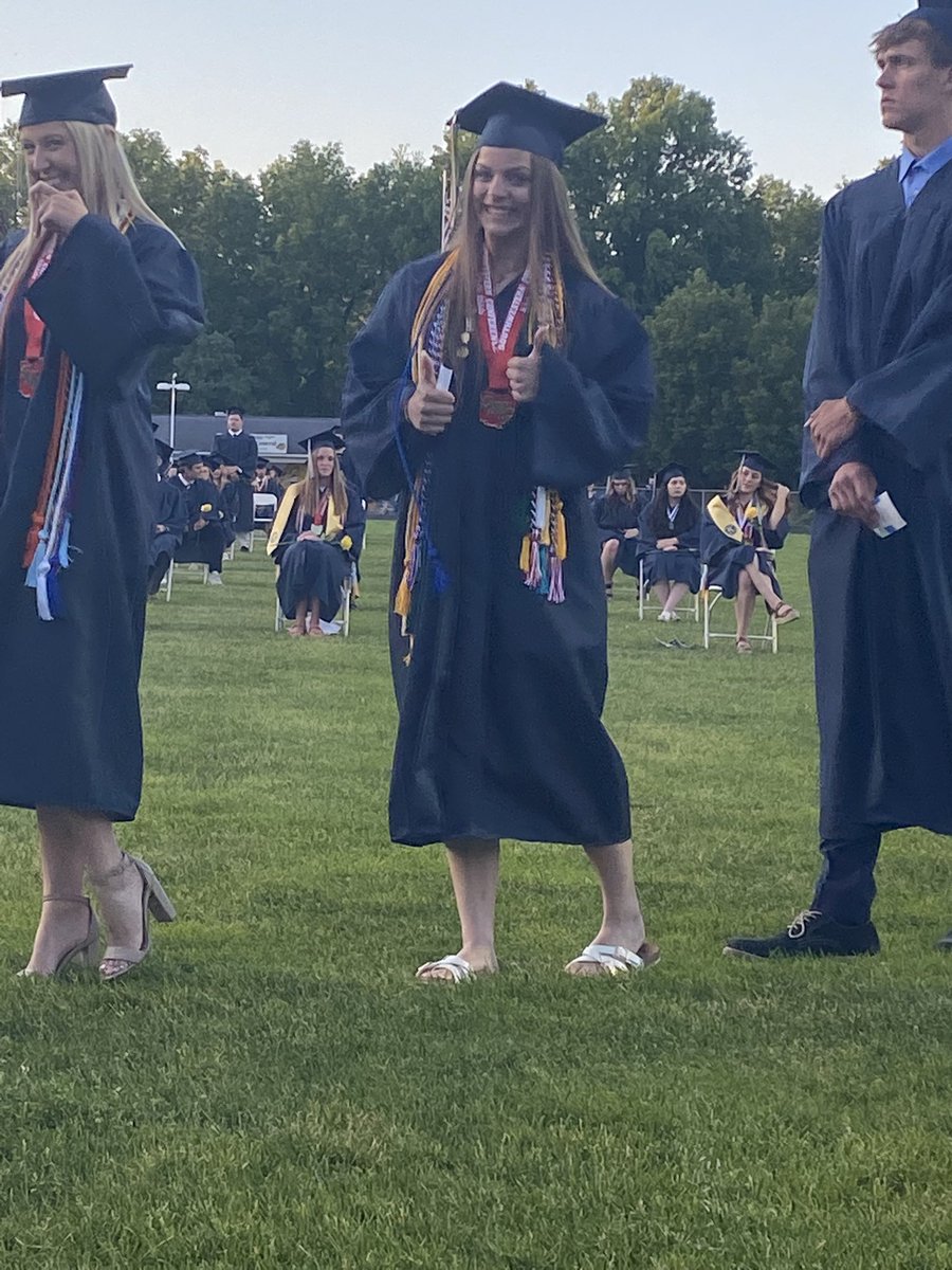OfSoftball's tweet photo. For “The Twitter” - Congrats to Emma and the rest of the class of 2022!! https://t.co/Nc3YwNc7Jf