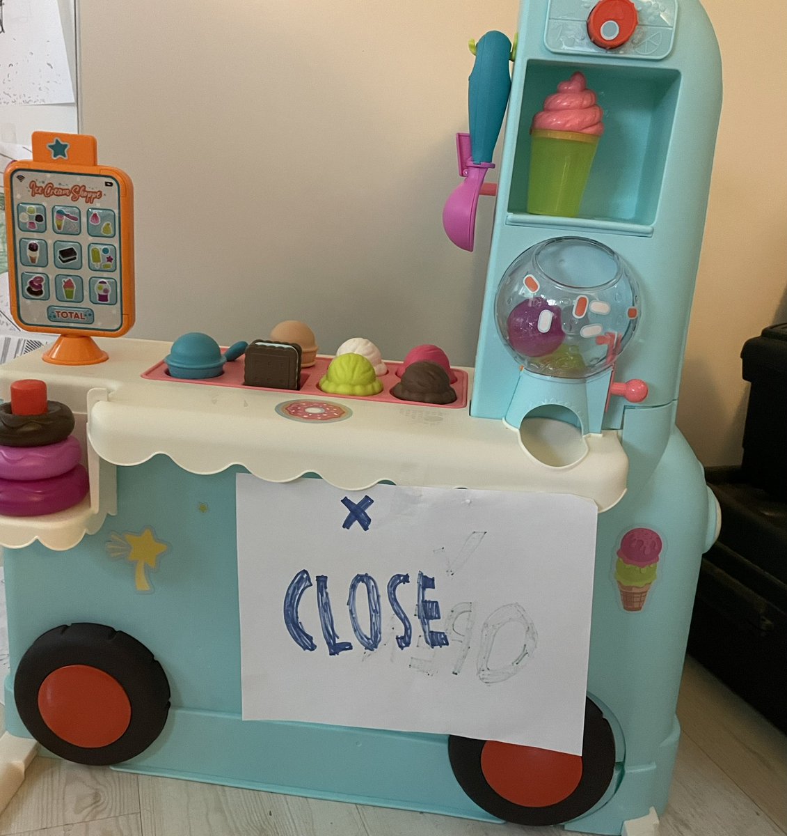 SheelaGonsalve2's tweet photo. My kids are entrepreneurs with boundaries already, working on the spelling. 😂 #foundergoals https://t.co/RQchWPnQJ8