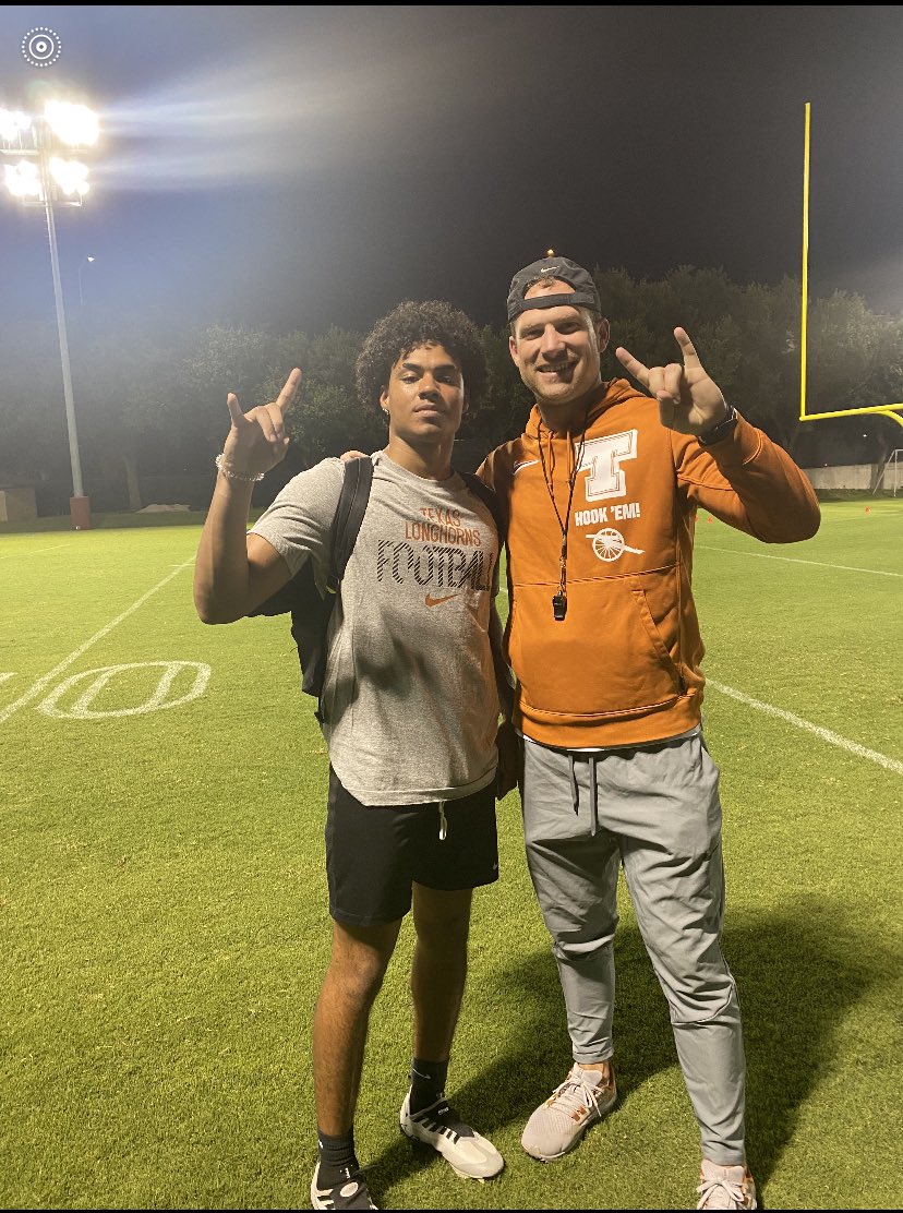 Kadenfitch01's tweet image. Had a great time UT under the lights elite football camp. Thank you @Coach_Gideon for coaching me up today #recruitwillis @WHS_CoachBreed @Coach_GLee_TC