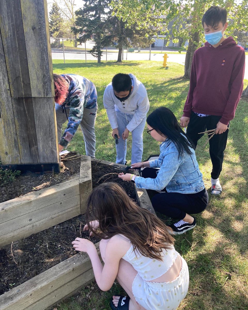 Father Mercredi High School tweet media