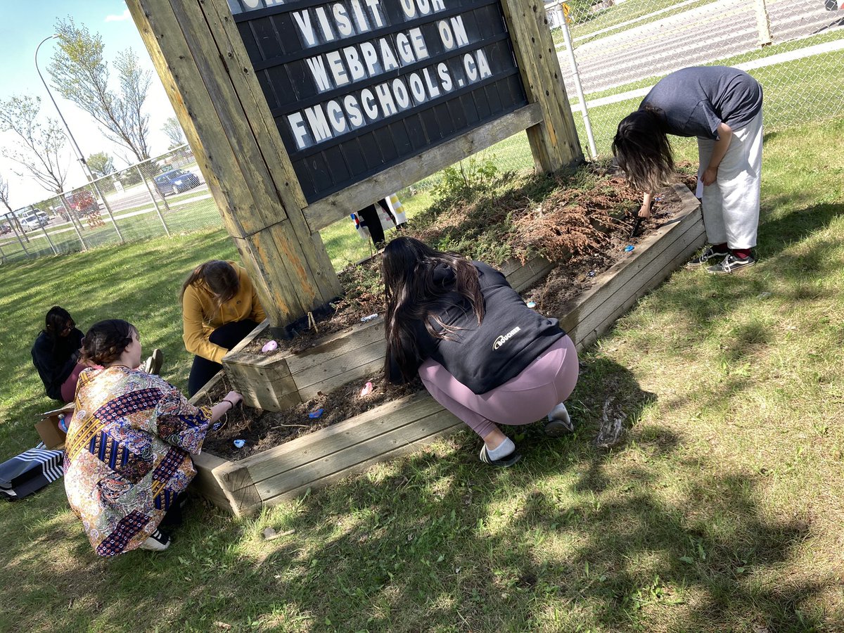 Father Mercredi High School tweet media