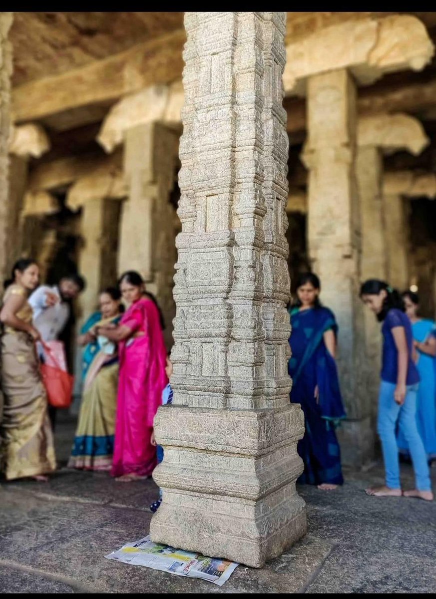 RakeshA12572734's tweet photo. 🚩Lepakshi Temple- 
A pillar that doesn’t touch the floor!
Architectural miracle!!
Yet we had no scientific knowledge?
The Place of Jatayu Moksham,this fabulous 16thCentury temple exemplifies engineering genius of ancient Bharat’s temple builders #AndhraP
 https://t.co/KmWdUoLTJe