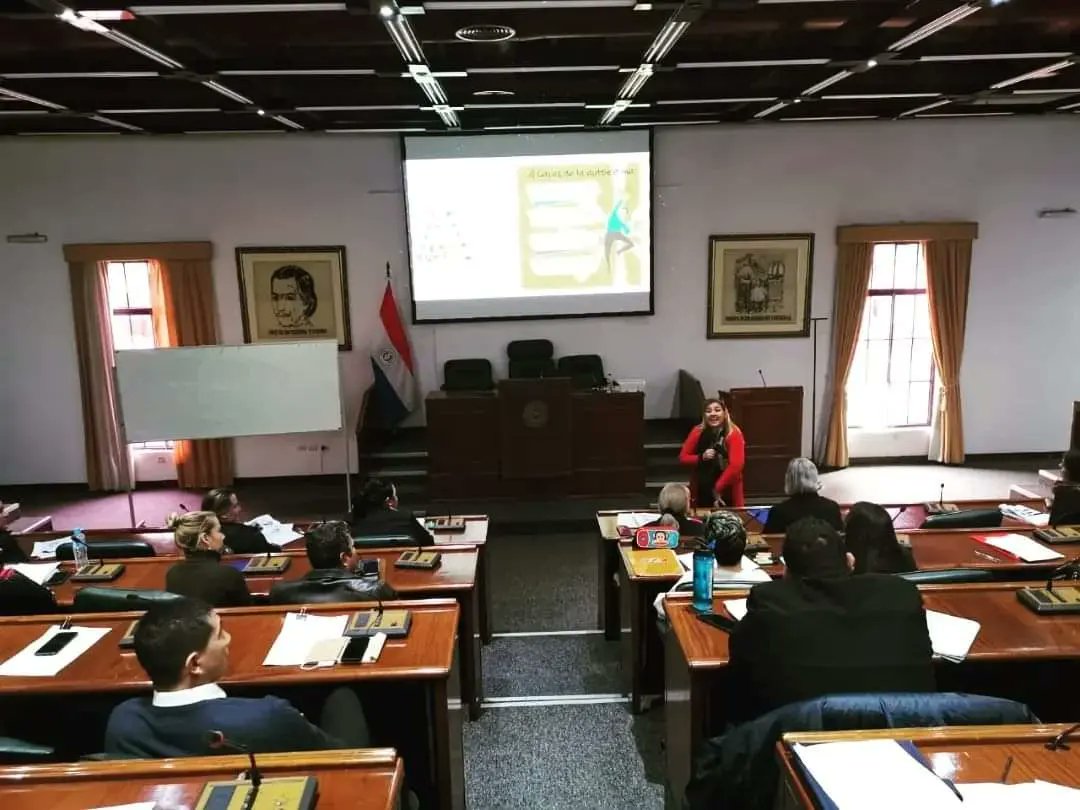 itslhcdparaguay's tweet photo. #Clase_2 del Curso de "Inteligencia Emocional y Hab. Blandas". Desarrollado en 5 clases, en el Salón Comuneros HCD, los días: 30/05 - 31/05 - 7/06 - 14/06 y 21/06, de 13 a 15 hs. Instructores: Lic. #OlgaOvelar y Lic. #EricoRecalde. Organizado por @Sinafocal; apoya: #ITSL_HCD. https://t.co/erEDUJlBdB
