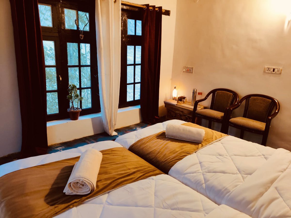 mh_connect's tweet photo. Luxury in simplicity, and the simplicity of luxury, free from excesses or extravagances. Inspired by the Himalayan landscape, Mountain homestays combines local tradition and design to offer a refined welcome by the local to their homes. @Breathedreamgo @umarket @utladakhtourism https://t.co/eIaBWZpSkB