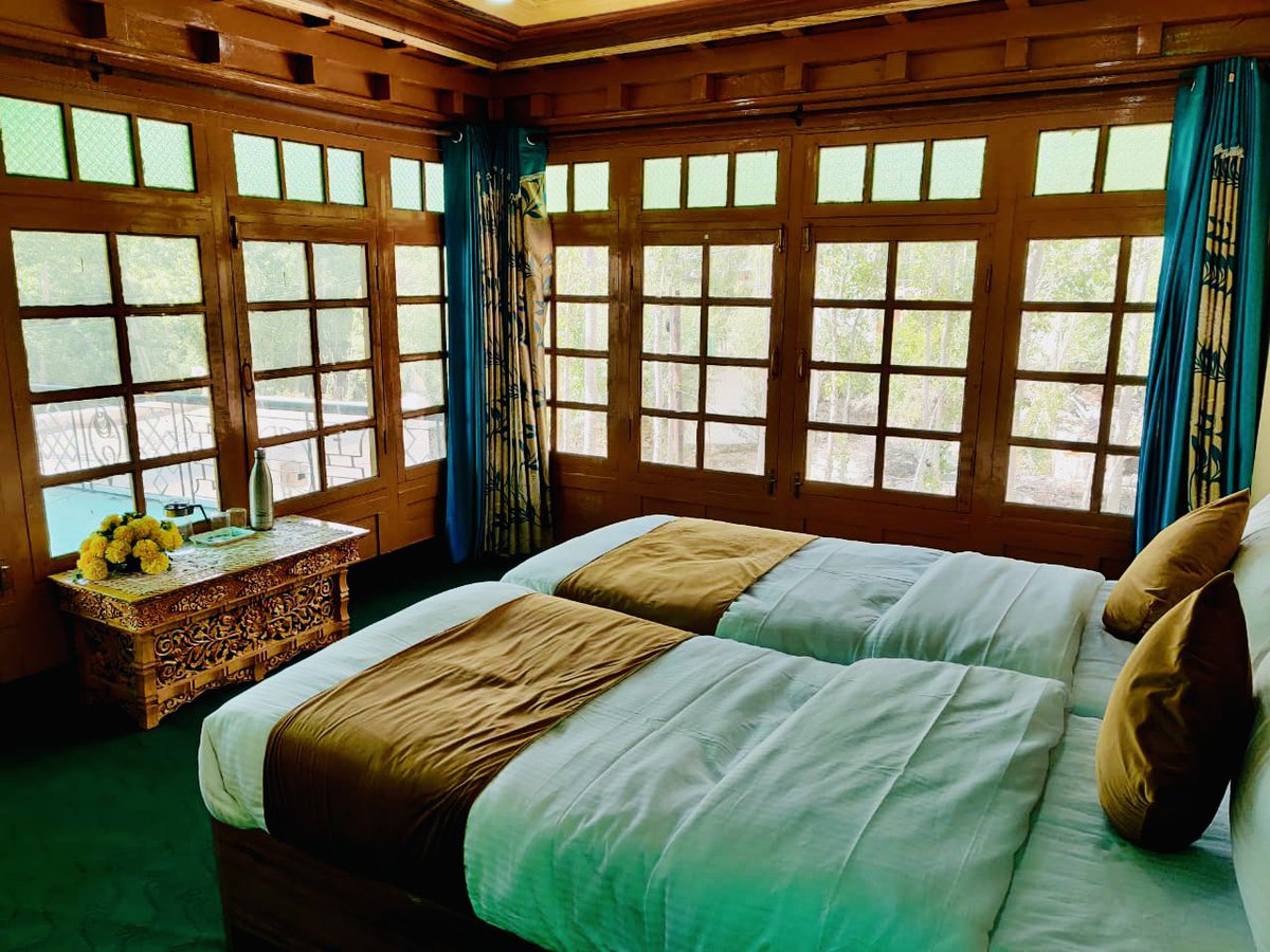 mh_connect's tweet photo. Luxury in simplicity, and the simplicity of luxury, free from excesses or extravagances. Inspired by the Himalayan landscape, Mountain homestays combines local tradition and design to offer a refined welcome by the local to their homes. @Breathedreamgo @umarket @utladakhtourism https://t.co/eIaBWZpSkB