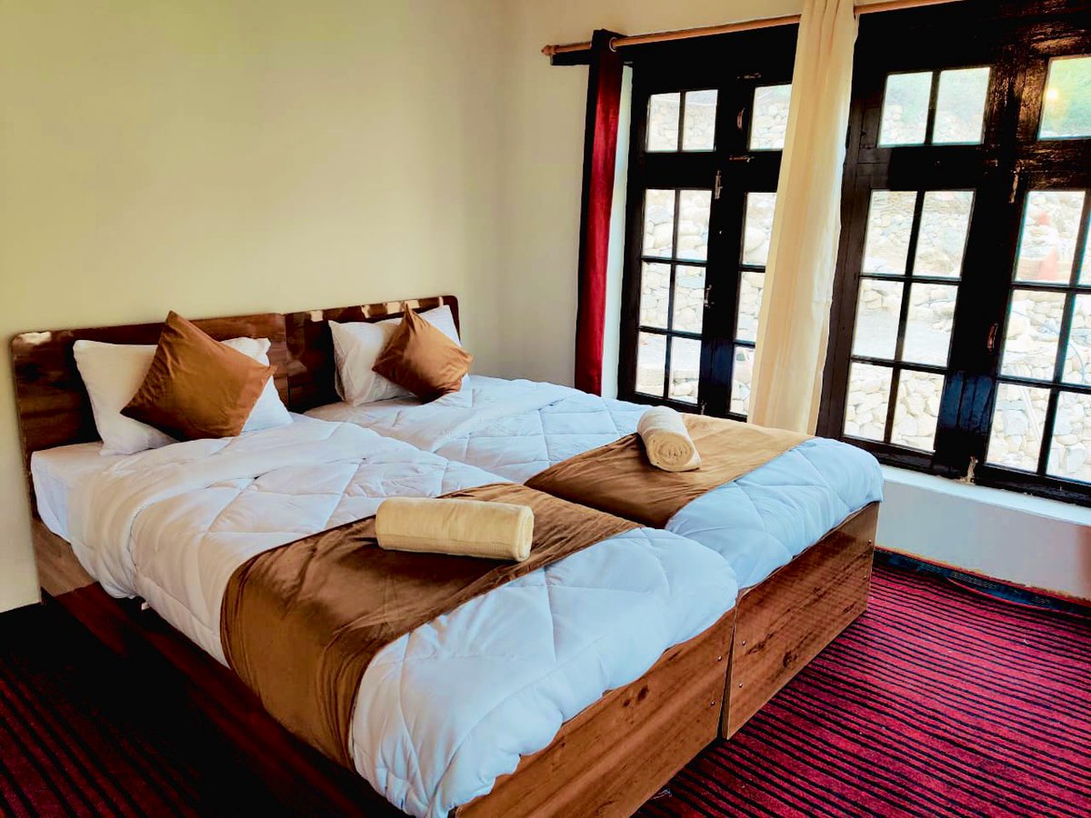 mh_connect's tweet photo. Luxury in simplicity, and the simplicity of luxury, free from excesses or extravagances. Inspired by the Himalayan landscape, Mountain homestays combines local tradition and design to offer a refined welcome by the local to their homes. @Breathedreamgo @umarket @utladakhtourism https://t.co/eIaBWZpSkB