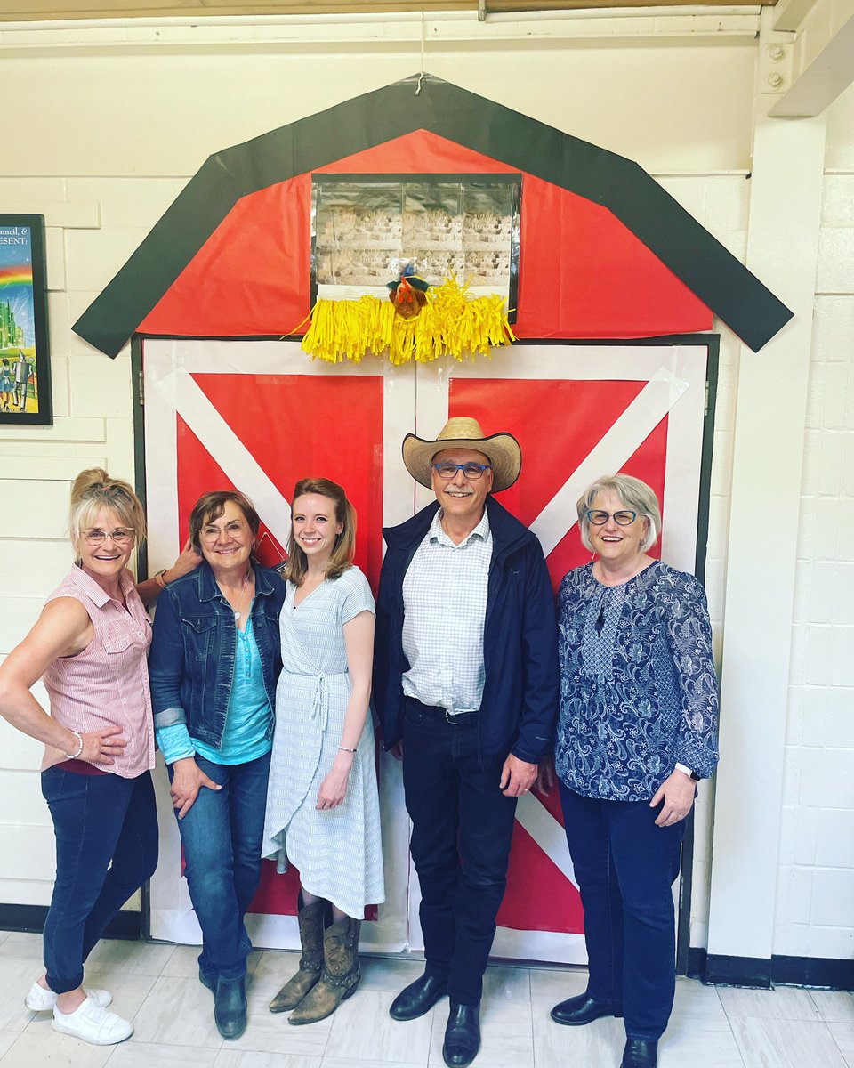 What a great barn dance team! We are so grateful for these fine folks! 🎻