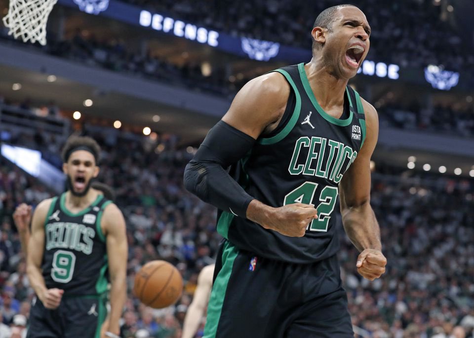 Boston_Diehards's tweet photo. Al Horford
26 points 
9/12 FG
6/8 3pt
6 reb
3 ast 

Derrick White
21 points
6/11 FG
5/8 3PT

Stepping up in the biggest moments☘️ https://t.co/EPhIL2T6JA