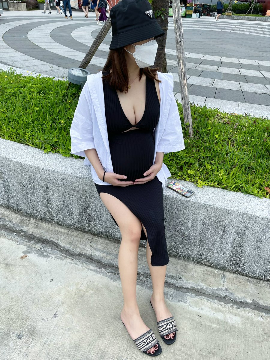 今日OOTD，出遊聚餐 https://t.co/kfWaHM7Nvm
