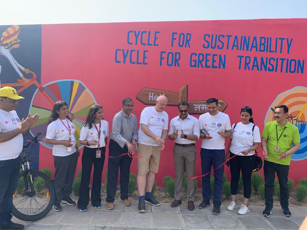 svane_freddy's tweet photo. Today we celebrate #worldbicycleday2022  Early morning we are riding for the good cause and our health. Good, green and great transportation #Indiacycles4change @SmartCities_HUA and AICMA @DenmarkinIndia @MoHUA_India @HardeepSPuri @Hero_Cycles https://t.co/8SGTbT7Qjj
