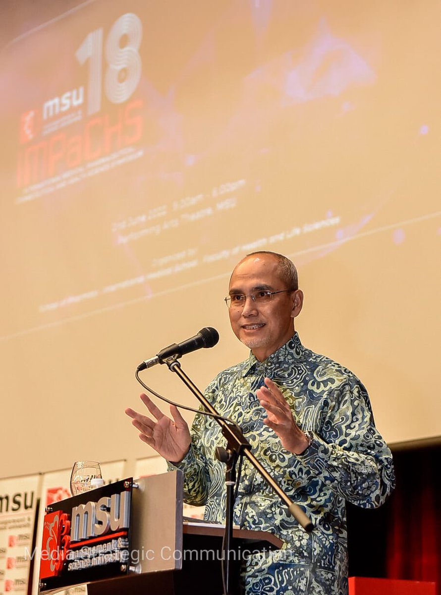 MohdShukriYajid's tweet photo. Officiated the 18th International Medical Pharmaceutical Cosmeticutical and Health Science Symposium #18thIMPaCHS organised by the cluster of Health & Medical. @MSUmalaysia @MSUmalaysia_SPH @MSUIMS #FHLS https://t.co/n5SMf170Pg