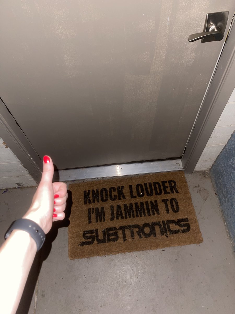 strokemylexus's tweet image. “which one is lex’s apartment?”