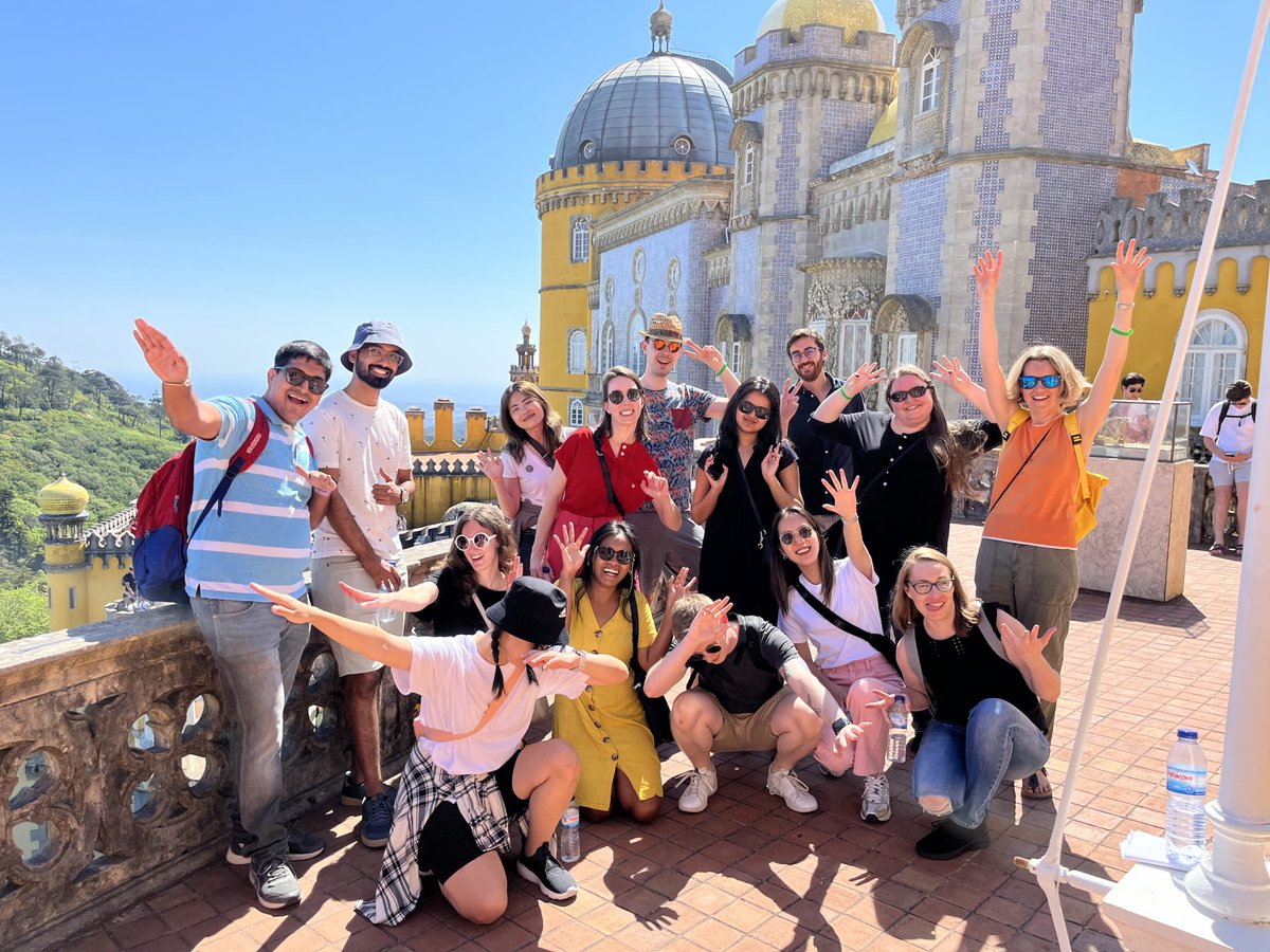 At <a href="/ChartMogul/">ChartMogul</a> we're 67 moguls, &amp; planning to fill 9 more positions to end 2022 around 76 people.

We'll be hiring for roles in Engineering, Product, Marketing, Creative, and Sales.

Check out our open positions and please share 🙏 jobs.chartmogul.com (more roles coming soon)