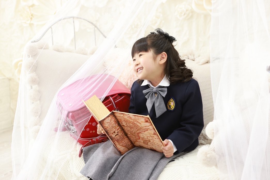 MutsuWedding's tweet photo. 本日ご紹介させていただくのは
Airiちゃん😊
5月に入学記念と七五三の撮影で
ご来店してくれました✨
ニッコニッコのAiriちゃんに
癒されました🤭♡
後日、七五三のお写真もupするので
お楽しみに😉✨
七五三もとっても良く撮れてます🥰
#卒園 #卒業 #入園 #入学 
#七五三 
#むつ市 https://t.co/WcpXatC0U5
